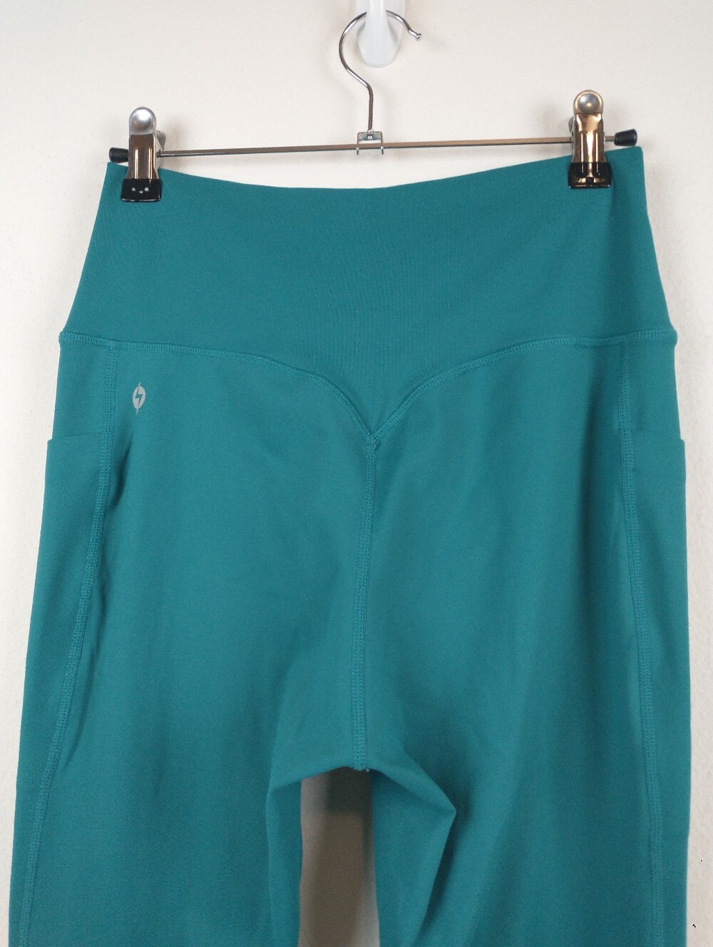 POPFLEX Crisscross Hourglass® Flared Legging with Pockets - Emerald - Picture 8 of 12